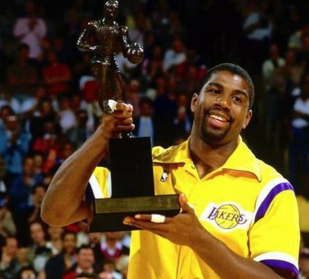 球吸引与假 球吸引与假